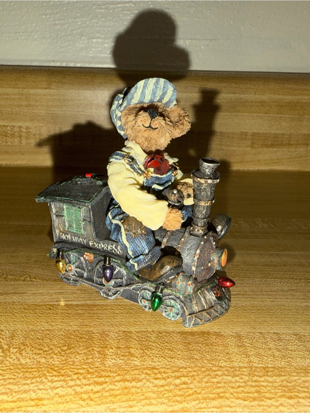 2001 Boyd's bears Holiday Teddy Bear Train Figurine Casey whistlestop #2484